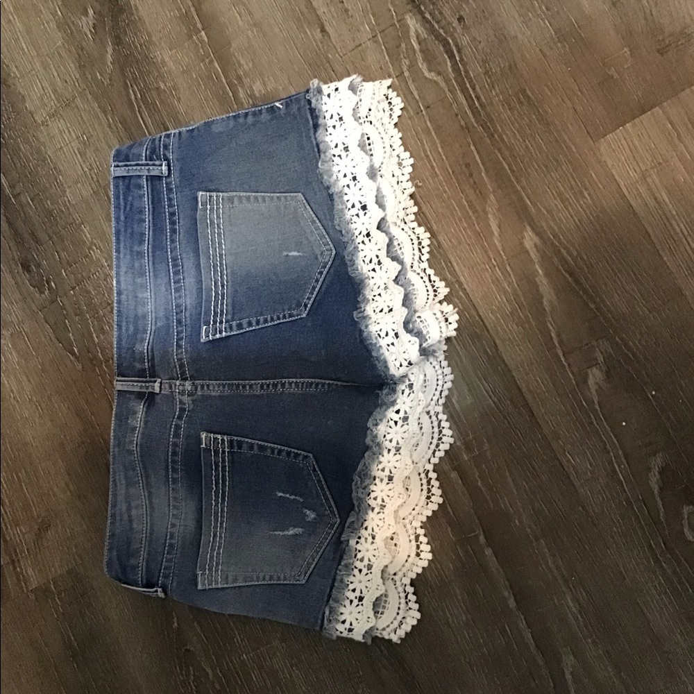 Jean Shorts Size 9 - Picture 2 of 8